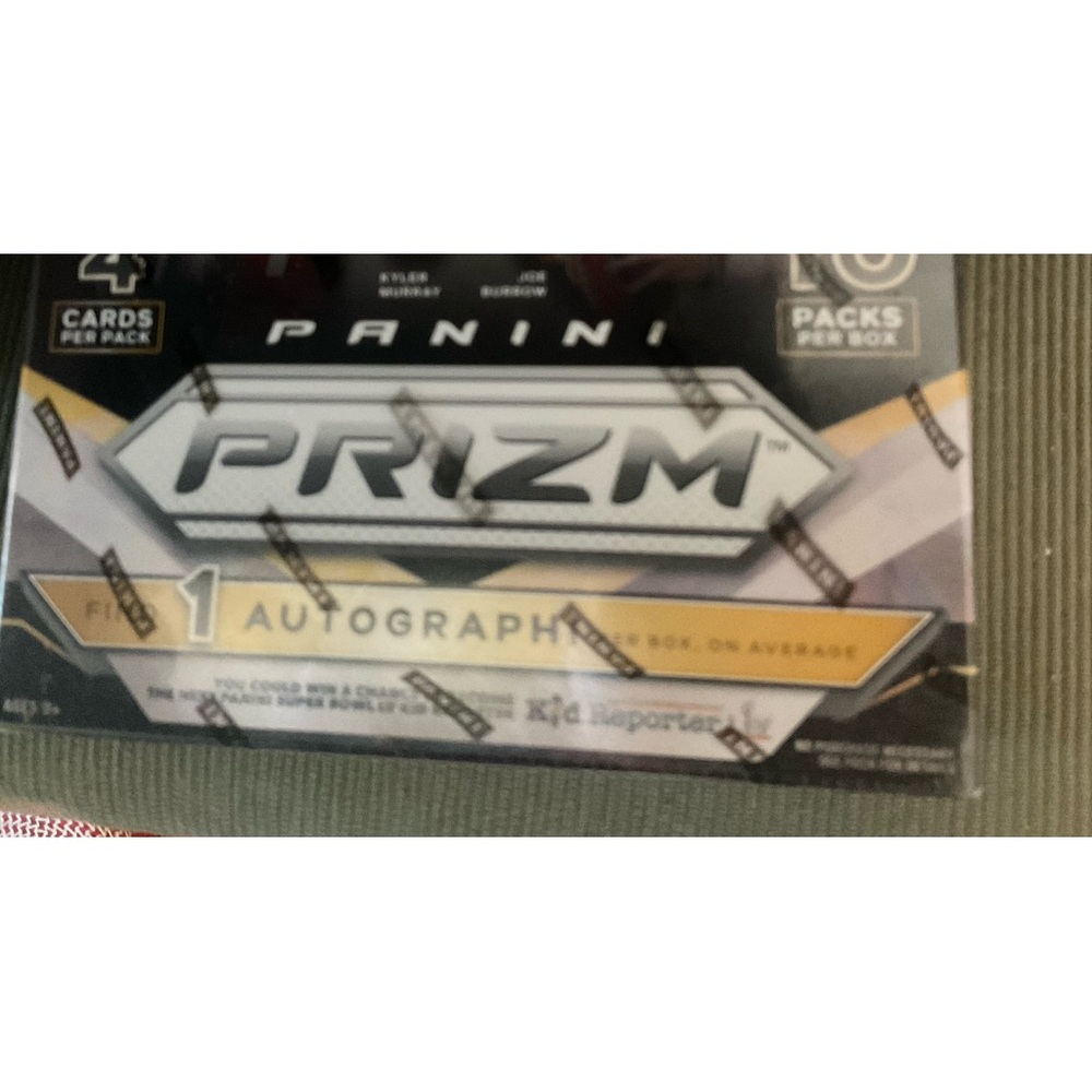 2020 prizm football 10 pack monster box.factory sealed.
